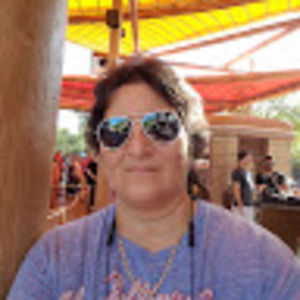 Meet your Posher, Dina